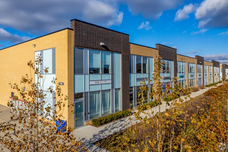 More Photos Of 1235 Queensway E, Mississauga General Retail For Lease