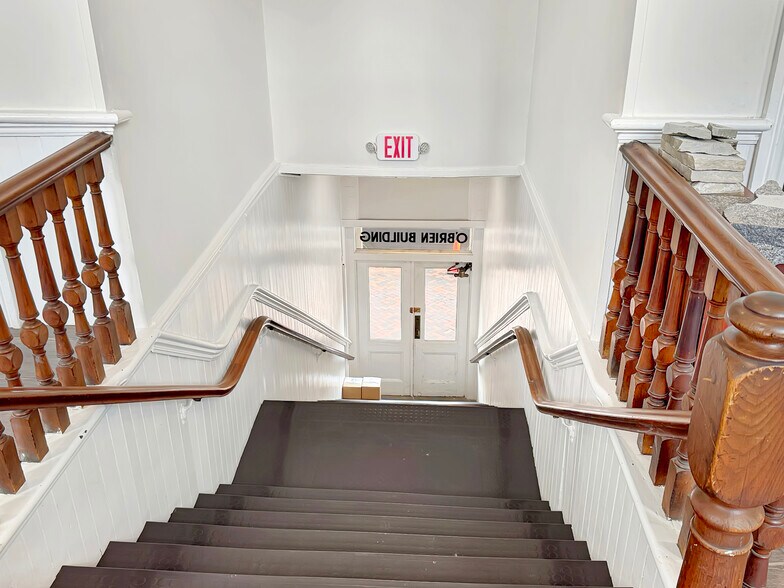 More Photos Of 70-80 State St, Newburyport Storefront Retail Office For Lease