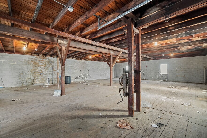 More Photos Of 72 PARKER St, Woonsocket General Retail For Sale