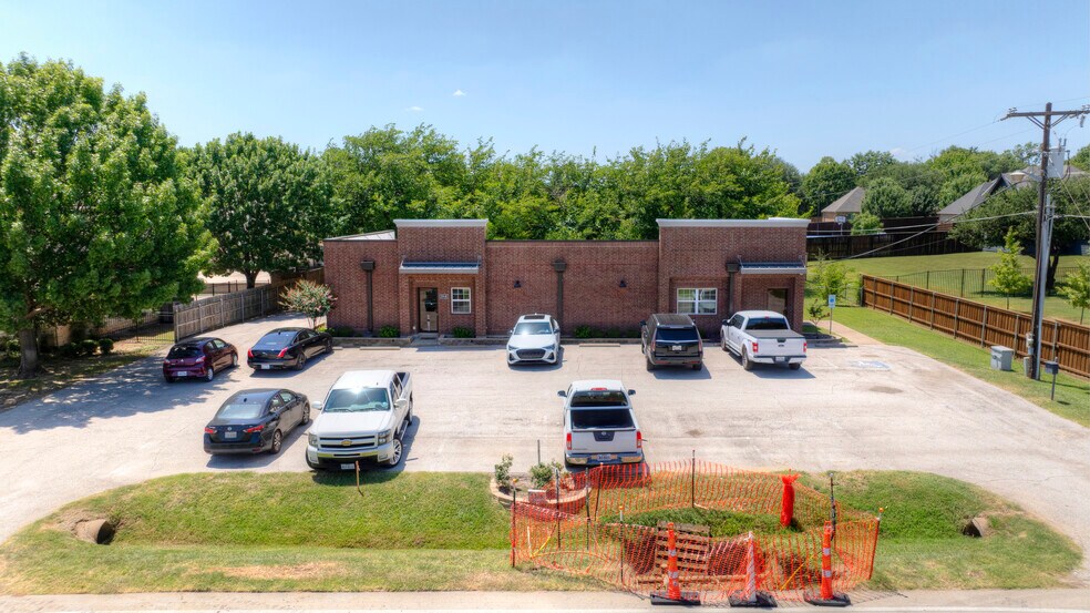 More Photos Of 5318 Bransford Rd, Colleyville Office For Sale