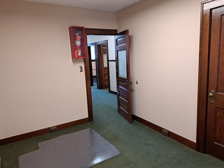 More Photos Of 136 E Grand River Ave, Brighton Office For Lease