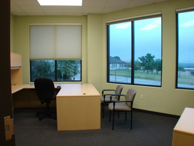 More Photos Of 1002 Marble Heights Dr, Marble Falls Medical For Lease