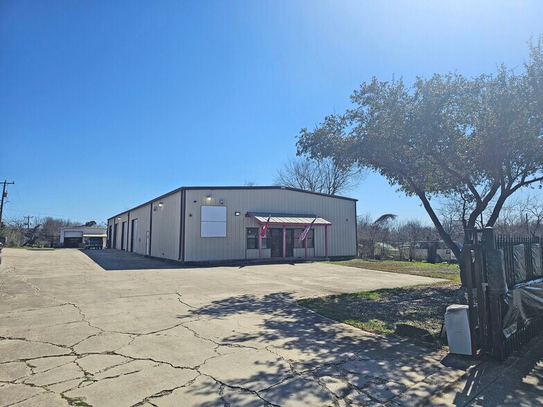 More Photos Of 13250 Lookout Rd, San Antonio Warehouse For Sale