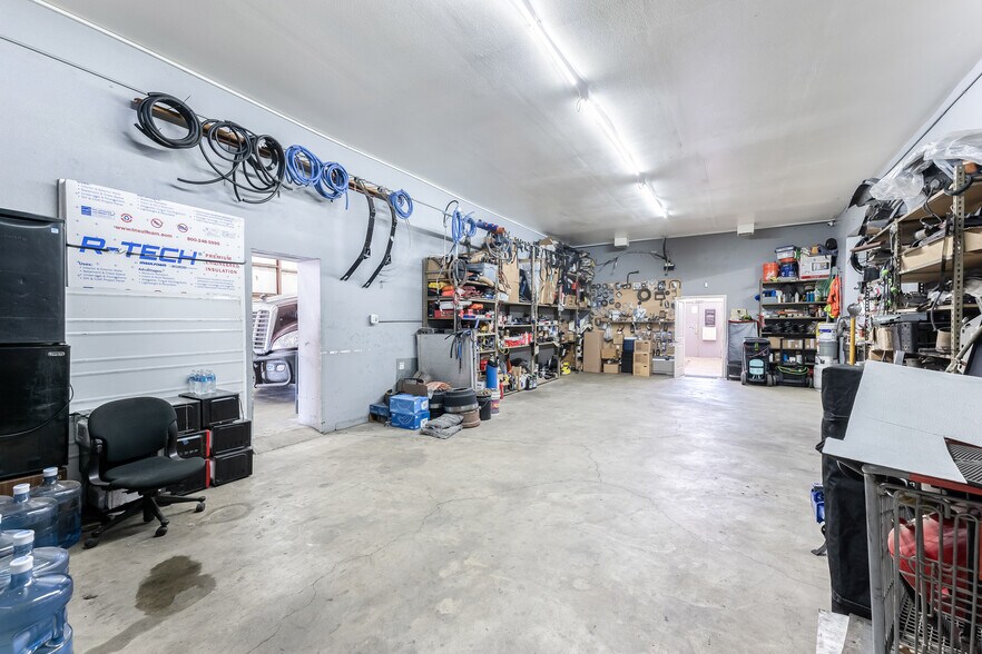 More Photos Of 1033-1047 W 3rd St, San Bernardino Warehouse For Sale