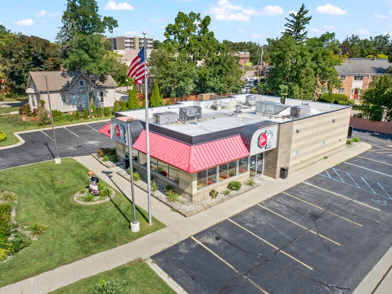 Primary Photo Of 32704 Grand River Ave, Farmington Restaurant For Sale
