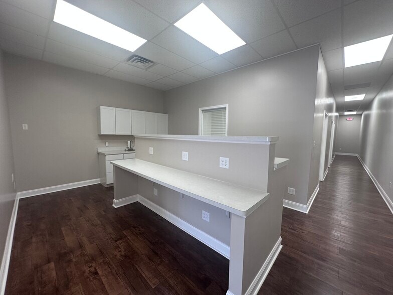 More Photos Of 496 N Town Center Rd, Mooresville Medical For Lease