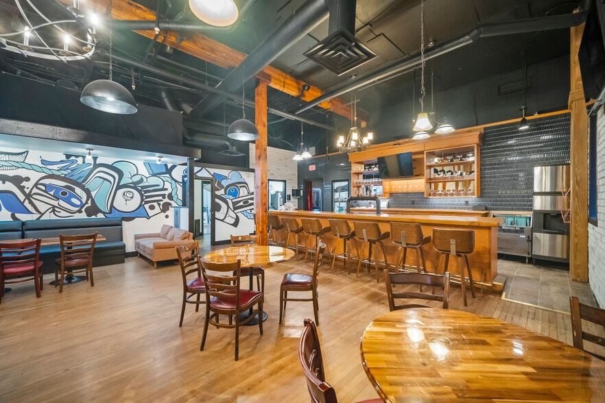 More Photos Of 45886 Wellington Ave, Chilliwack Hotel For Sale