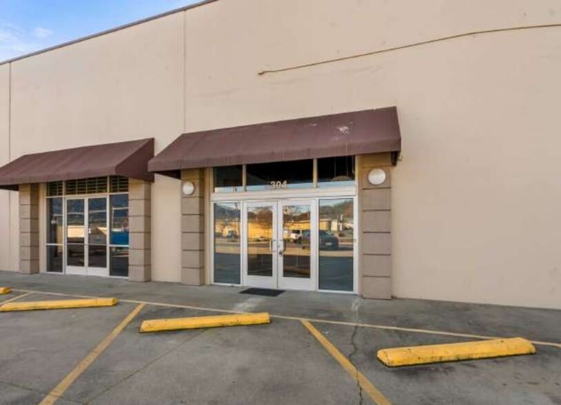More Photos Of 304-350 NE Agness Ave, Grants Pass Unknown For Lease