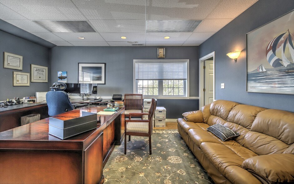 More Photos Of 471 Monroe Tpke, Monroe Medical For Lease