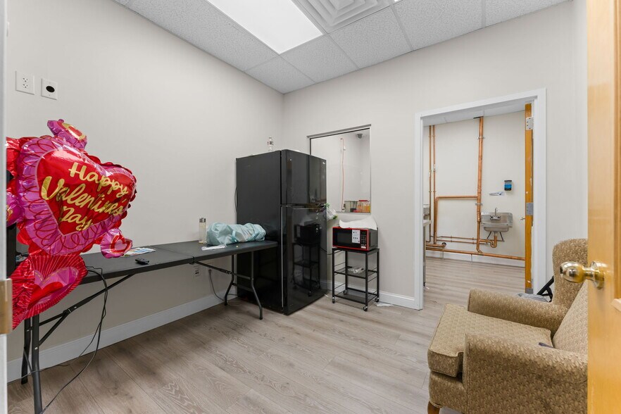 More Photos Of 628 Belmont St, Brockton Freestanding For Sale