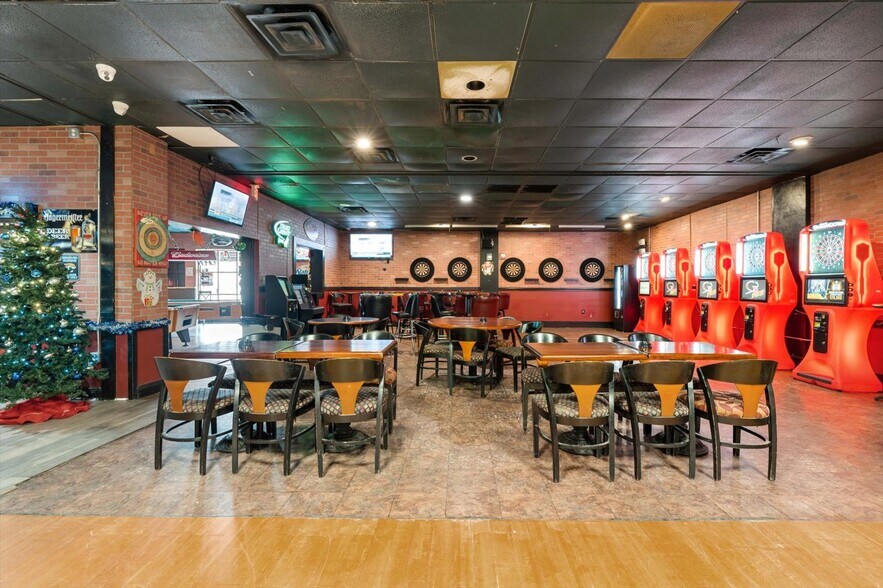 More Photos Of 510 Lane Ave S, Jacksonville Hotel For Sale