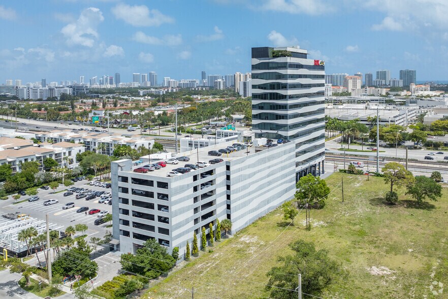 More Photos Of 19790 W Dixie Hwy, Aventura Office For Sale