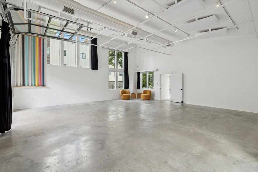 More Photos Of 2517 White Ave, Nashville Office Residential For Sale