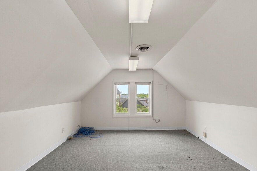 More Photos Of 300 Allegheny Ave, Towson Office For Sale