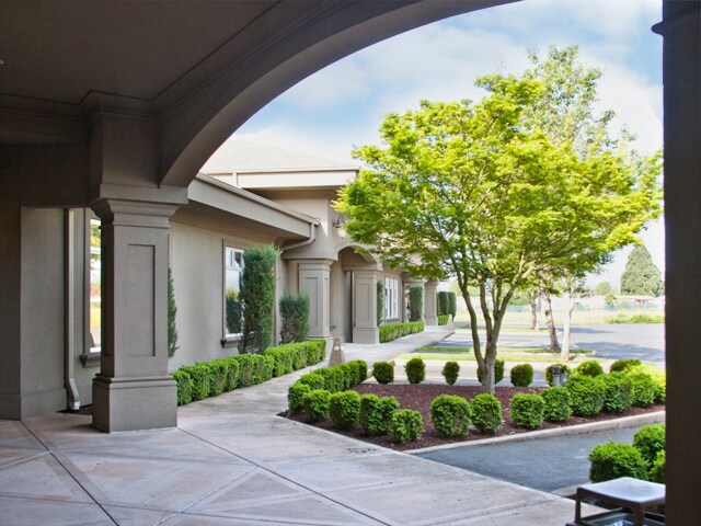More Photos Of 375 SE Norton Ln, Mcminnville Medical For Lease