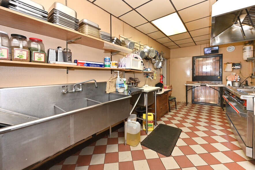 More Photos Of 1420 Park Ave, Merrick Convenience Store For Sale