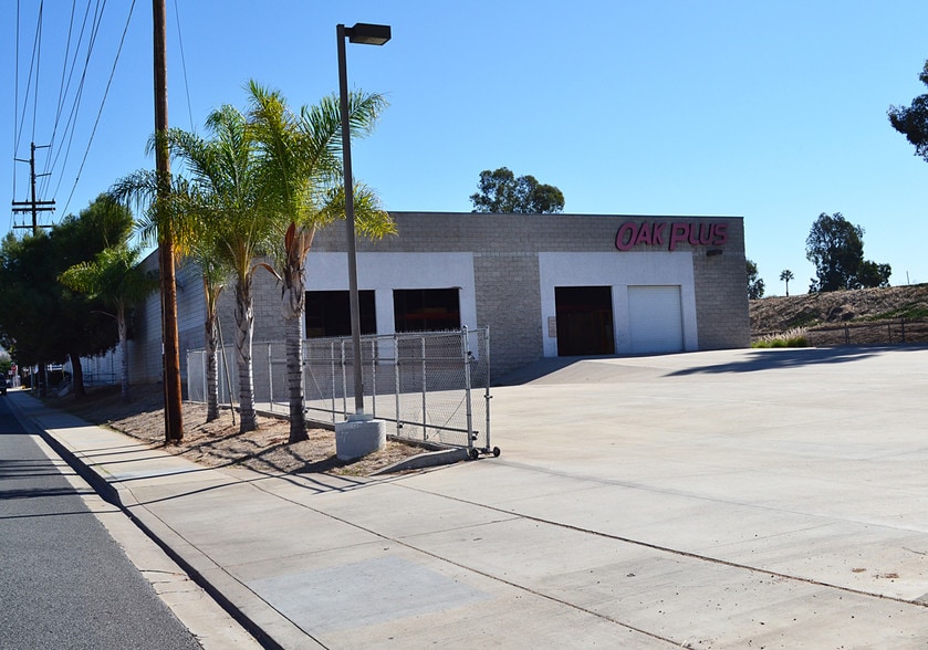 More Photos Of 690 N 2nd St, El Cajon Freestanding For Sale