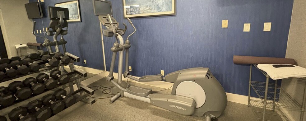 More Photos Of 35 Hurricane Ln, Williston Hotel For Sale