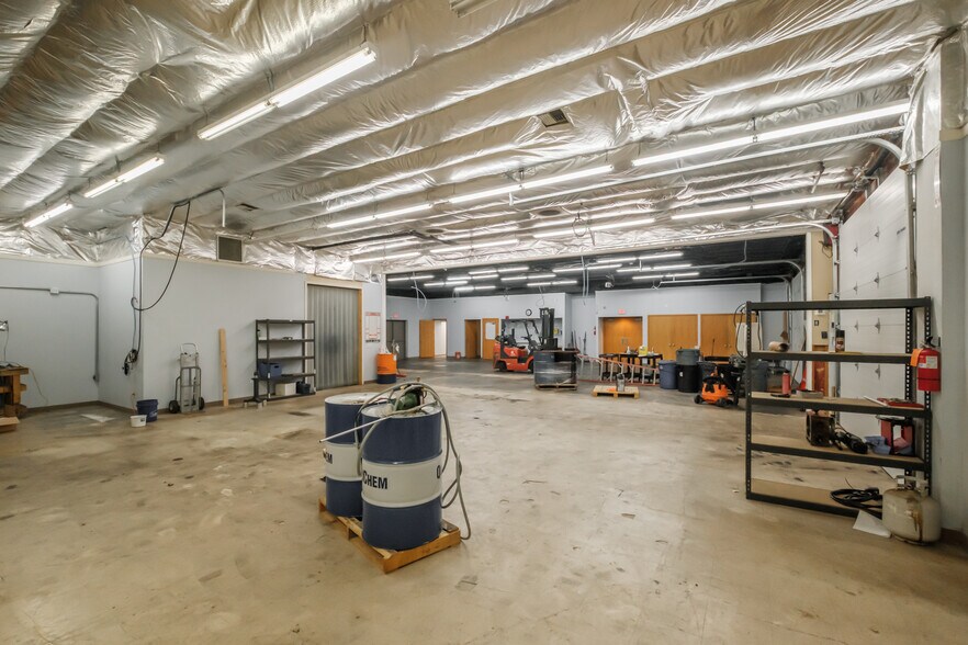 More Photos Of 1131 S Commercial Way SE, Albany Warehouse For Sale