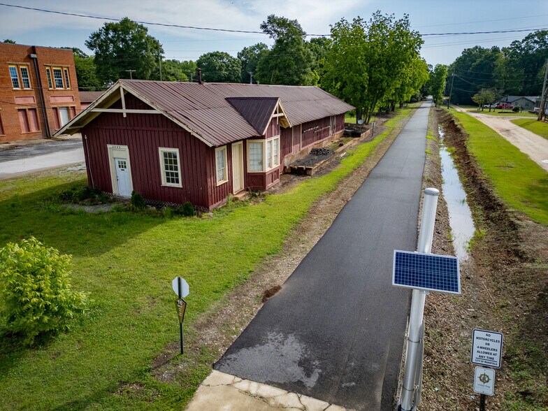 More Photos Of 3095 Highway 11 S, Mansfield Freestanding For Sale