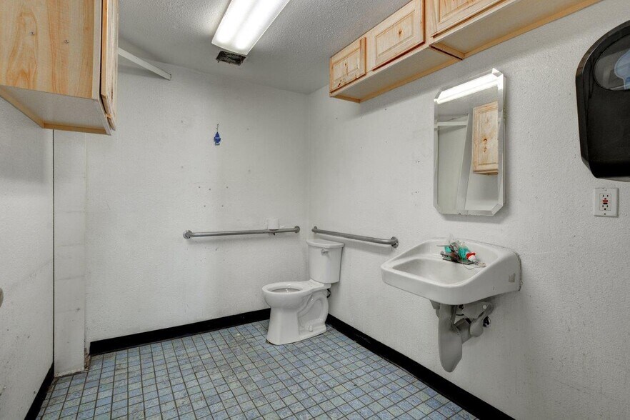More Photos Of 2465 Avenue A, White City Freestanding For Sale