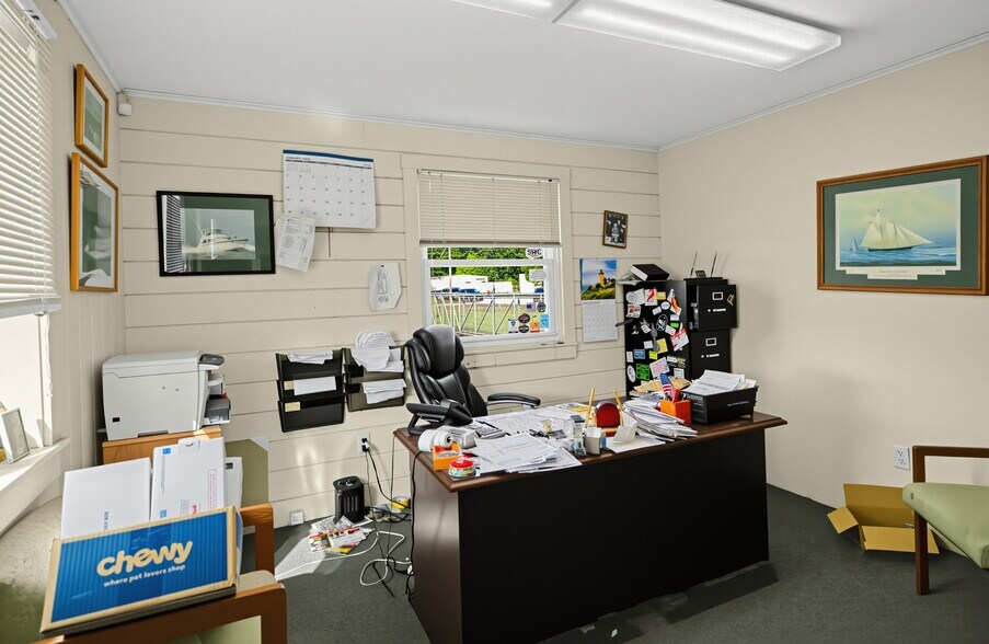 More Photos Of 32 Industrial Ct, Seekonk Warehouse For Lease