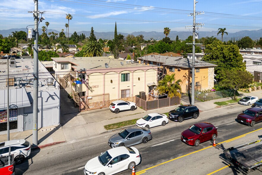 Primary Photo Of 13631 Vanowen St, Van Nuys Apartments For Sale
