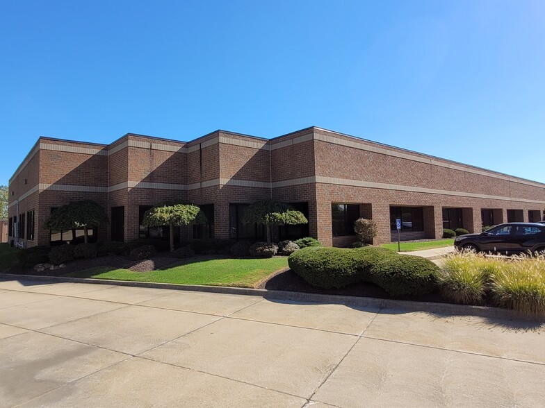 Primary Photo Of 3743 – 3755 Boettler Oaks Dr., Uniontown Flex For Lease