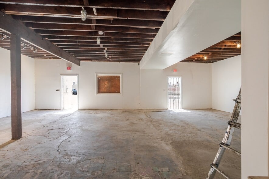 More Photos Of 1323-1325 Broadway, Los Angeles Office For Sale