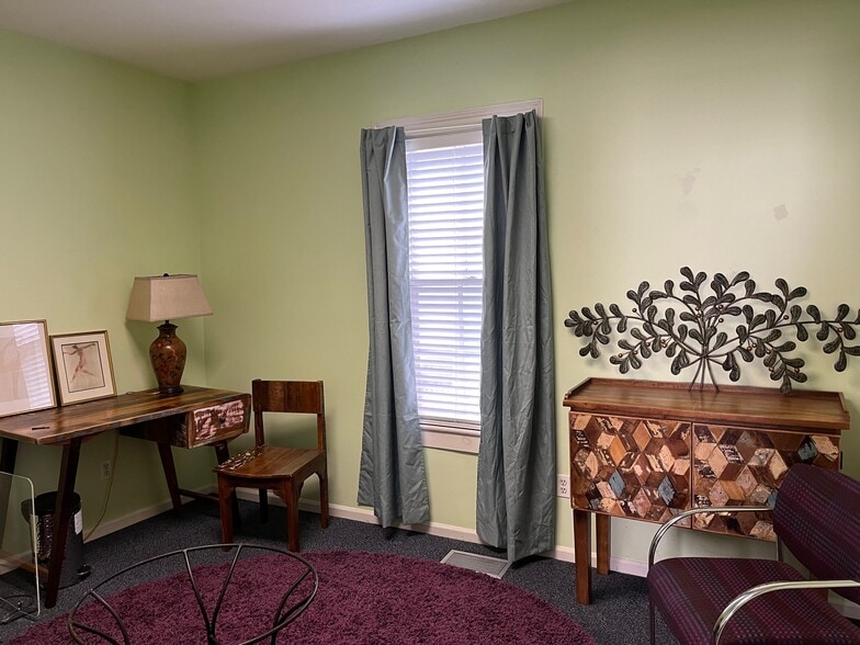 More Photos Of 9 Berkeley St, Norwalk Office Residential For Lease