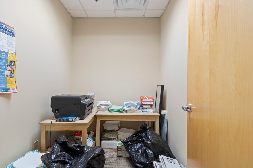 More Photos Of 1690 Roberts Blvd, Kennesaw Warehouse For Sale