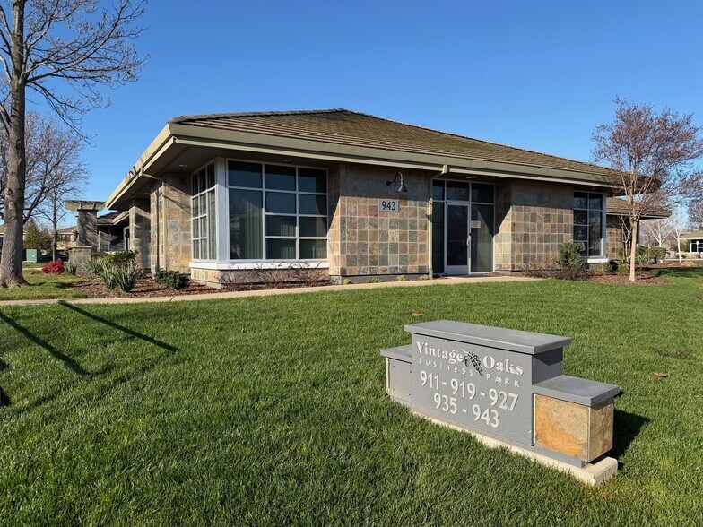 More Photos Of 943 Reserve Dr, Roseville Office For Lease