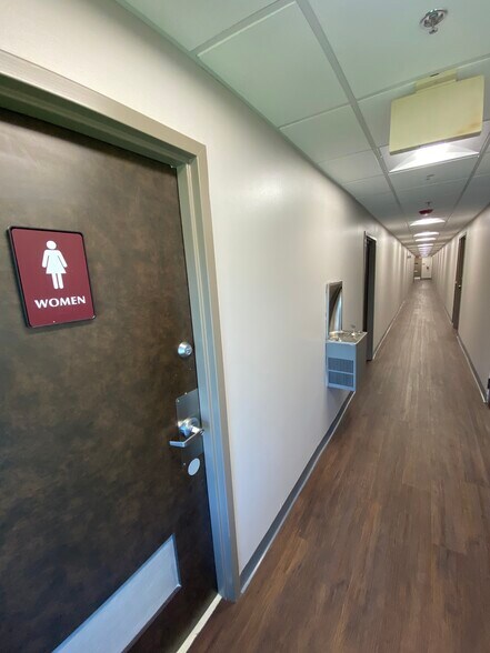 More Photos Of 109 44th Ave E, Bradenton Medical For Lease