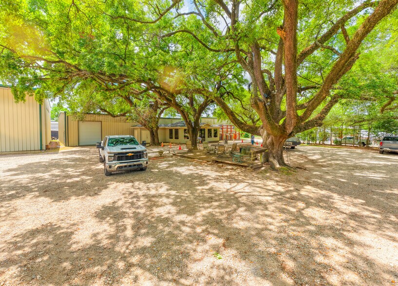 More Photos Of 2227 Golden Rd, Spring Warehouse For Lease