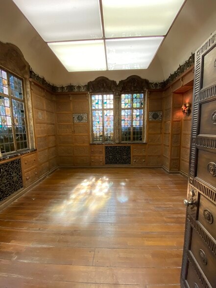 More Photos Of 315 W 9th St, Los Angeles Office For Lease