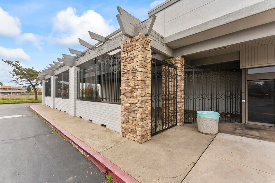 More Photos Of 6639 Watt Ave, North Highlands Drugstore For Lease