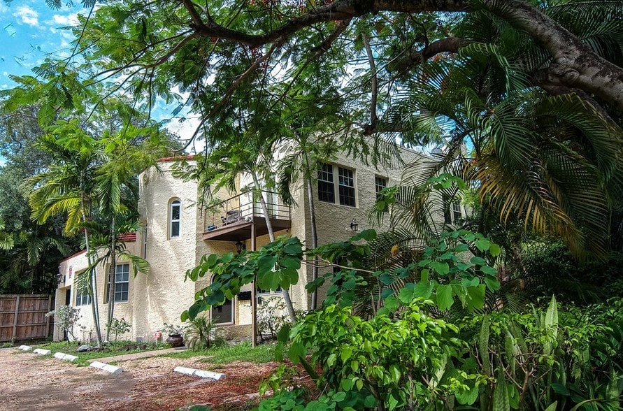 More Photos Of 2630 Natoma St, Coconut Grove Apartments For Sale
