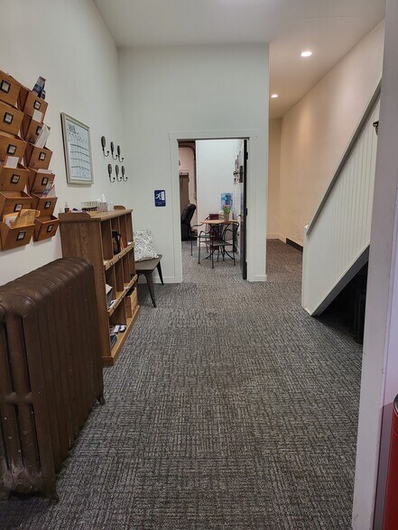 More Photos Of 7451 Monterey St, Gilroy Storefront Retail Office For Sale