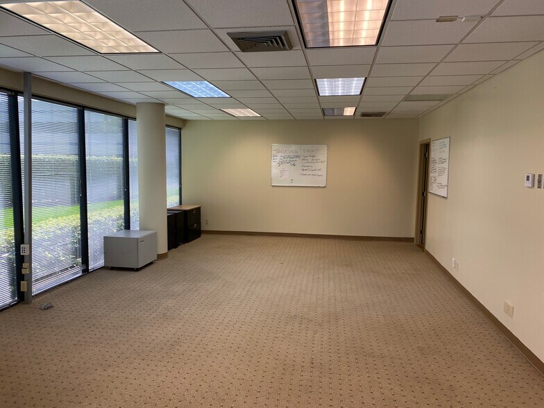 More Photos Of 3333 W Commercial Blvd, Fort Lauderdale Medical For Sale