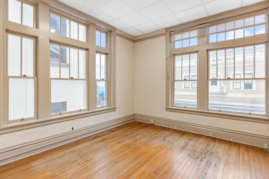 More Photos Of 410 W Main St, Leesburg Office For Lease