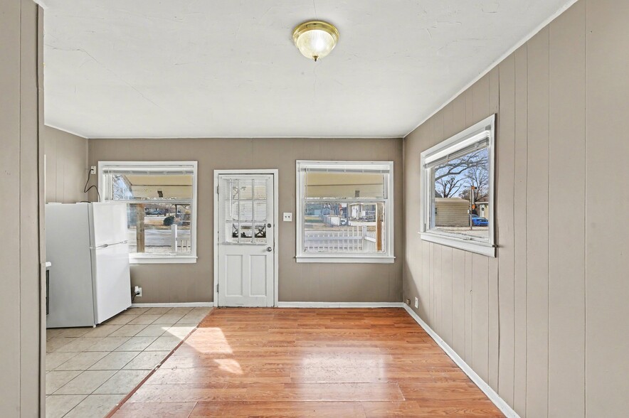 More Photos Of 308 Chestnut St, Silver Lake Apartments For Sale