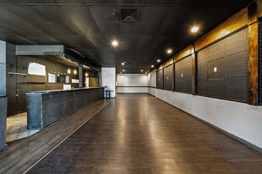 More Photos Of 2345 Ashland St, Ashland Freestanding For Lease