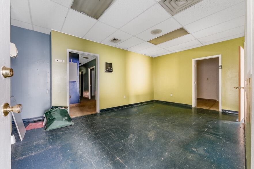 More Photos Of 1023 Pittsburgh Rd, Uniontown Freestanding For Lease