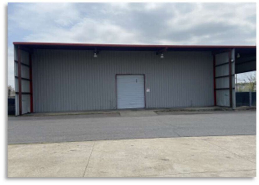 More Photos Of 3455 Lamar Ave, Memphis Warehouse For Lease