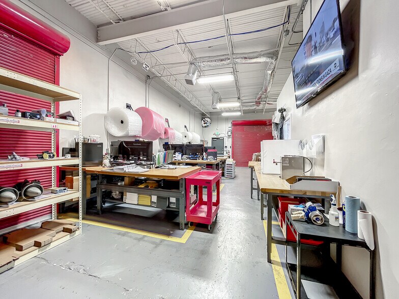 More Photos Of 2550 NW 4th Ct, Fort Lauderdale Warehouse For Sale