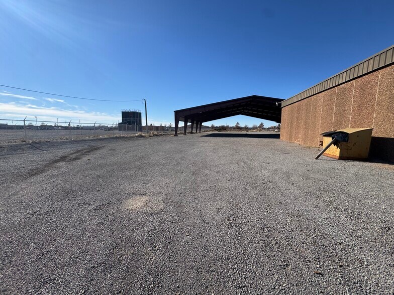 More Photos Of 1709 N Airport Rd, Weatherford Warehouse For Sale