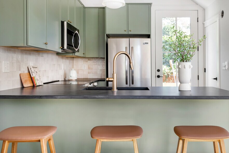 More Photos Of , Atlanta Multifamily For Sale