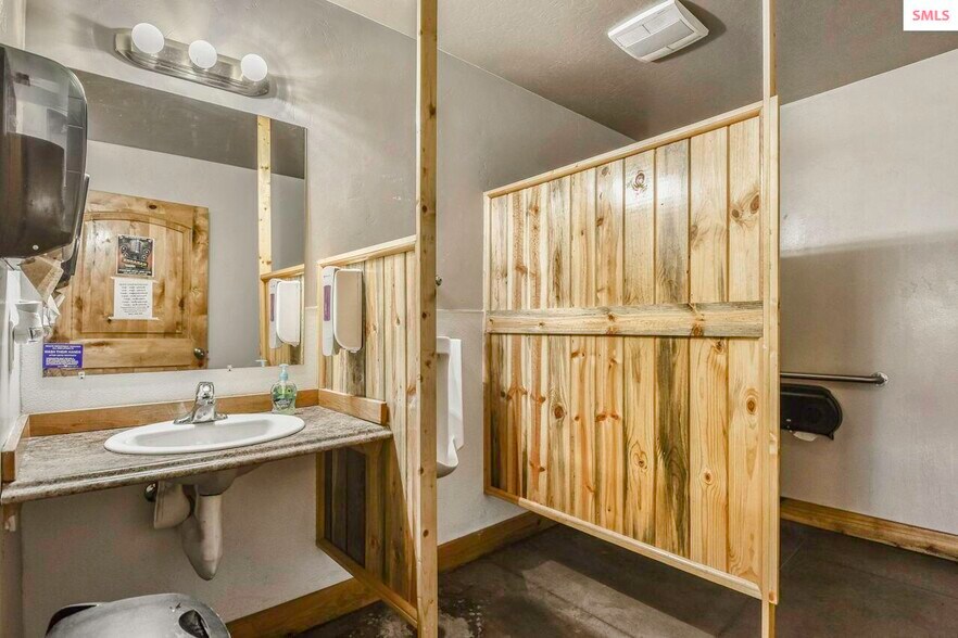 More Photos Of 213 E 4th Ave, Clark Fork Restaurant For Sale