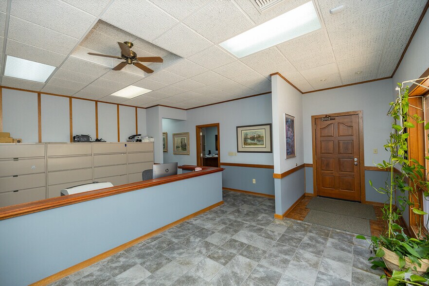 More Photos Of 1020 N Main St, Wichita Medical For Sale