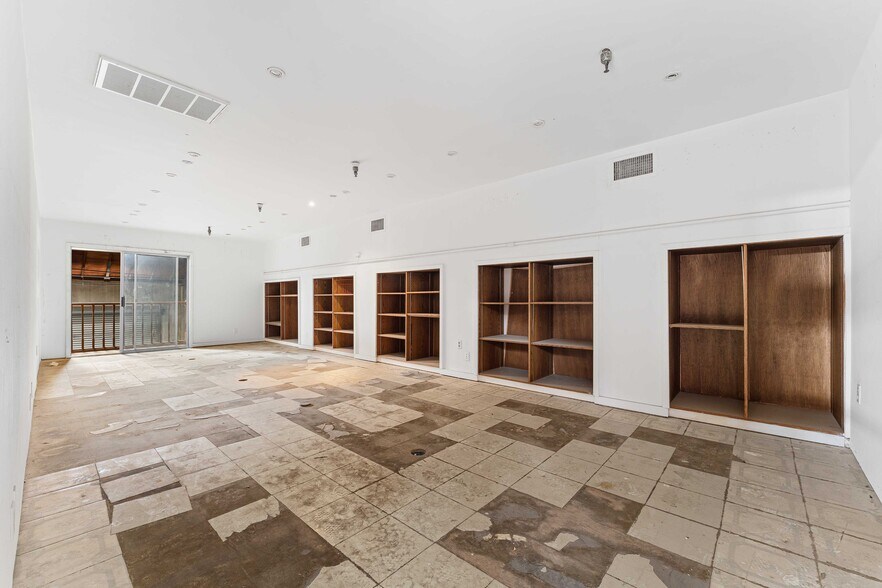 More Photos Of 15610 S Main St, Gardena Distribution For Sale